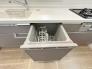 キッチン　ビルトイン食洗器標準装備の対面式キッチン。